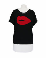 pull femme en maille avec manche roulée, col rond, coupe manches courtes, bouche rouge devant-allrich