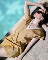 robe en maille doree blanc avec encolure v et sans manches-allrich