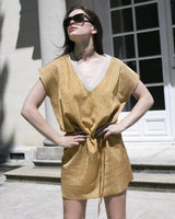 robe courte nova en maille double face or et blanc encolure v et coulisse